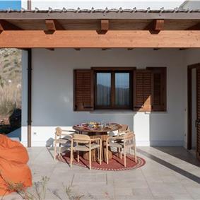 3 bedroom villa with pool near Castellamarre del Golfo, sleeps 5